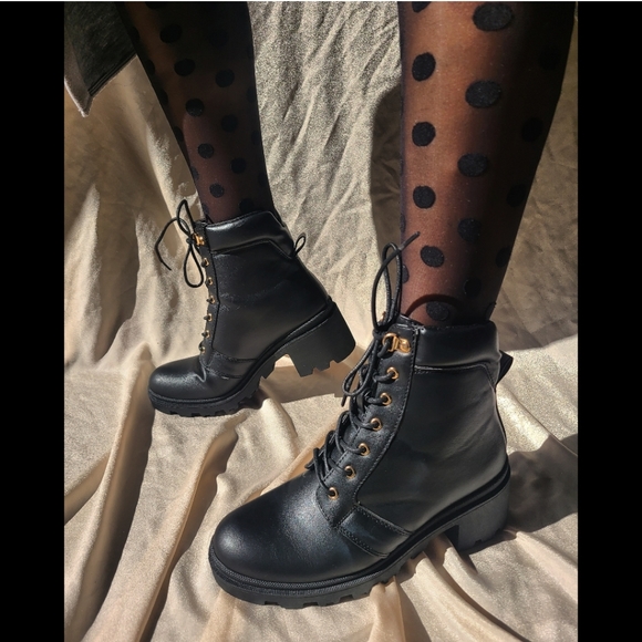 🚨LAST PAIR// Black ankle bootie - Picture 3 of 6